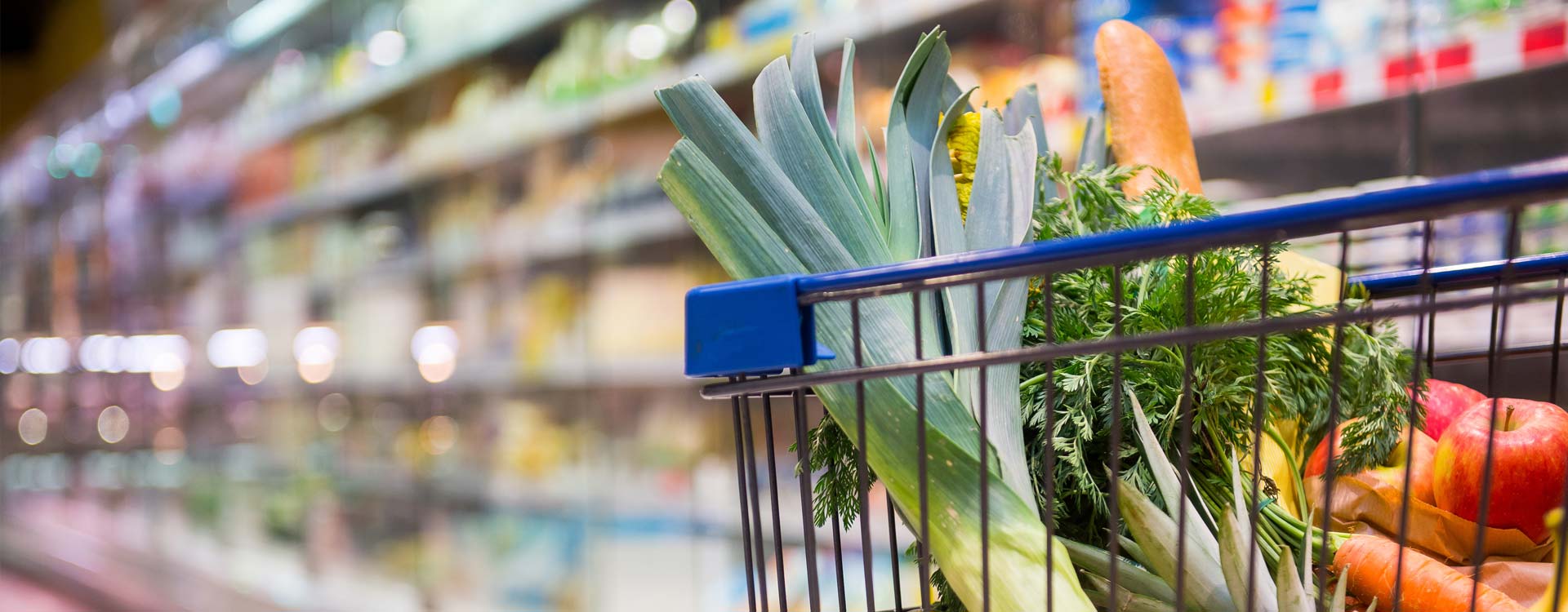 https://stock.adobe.com/de/images/einkaufswagen-voller-einkaufe-in-einem-supermarkt/142142188