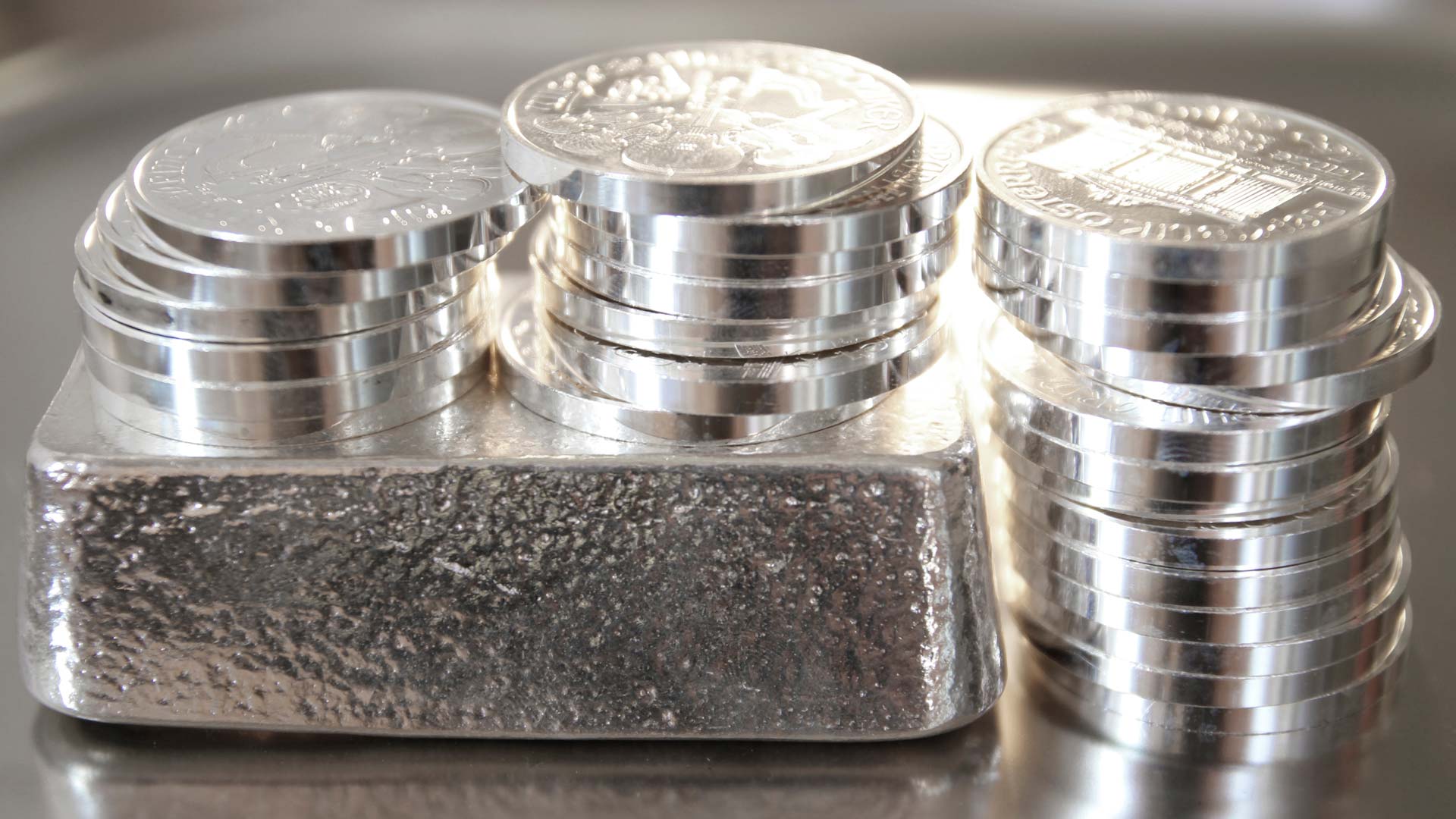 Investition in Silber mit FollowMyMoney hier Silbermünzen und Silberbarren
